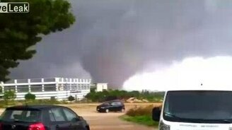 Образование огромного смерча - смотреть видео (3:00)