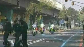 Полицейский нарвался на полицейского - смотреть видео (0:46)