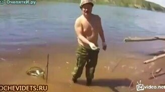 Упустил всю рыбу - смотреть видео (1:18)