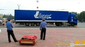 Ловкое управление фурой - смотреть видео (1:46)