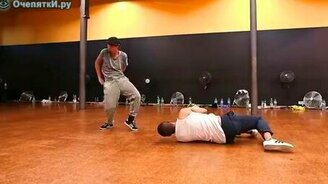 Красивый парный брейк-данс - смотреть видео (1:43)