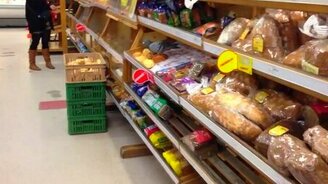 Халявщик в супермаркете - смотреть видео (0:17)