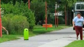 Женщина-паникёрша - смотреть видео (0:12)