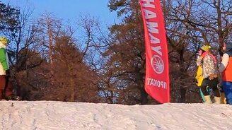 Девушке чудом повезло - смотреть видео (0:07)