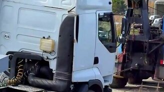 Сказ о трёх тягачах и лодке - смотреть видео (2:44)