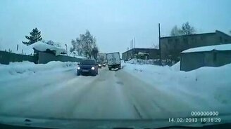 Женские эмоции в машине - смотреть видео (1:04)