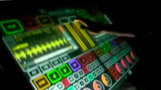 Инновационный пульт диджея - смотреть видео (2:27)