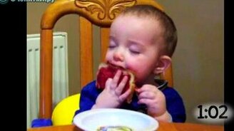 Засыпаю и кушаю... - смотреть видео (1:11)