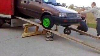 Ведь почти погрузили! - смотреть видео (1:23)