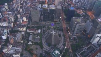 Прыжок в вингсьюте над Рио-де-Жанейро - смотреть видео (2:46)