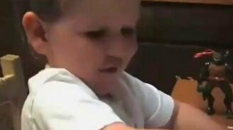 3-летний талантливый художник - смотреть видео (1:59)