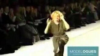 Падающие модели - смотреть видео (2:51)