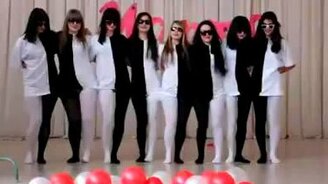 Забавный танец от девушек - смотреть видео (2:36)