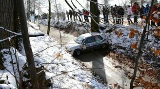 Дрифт на 360 градусов - смотреть видео (0:12)