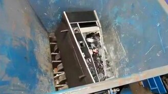 Огромная дробильная машина - смотреть видео (0:40)