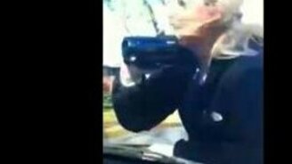 Девушка покаталась на капоте - смотреть видео (0:14)