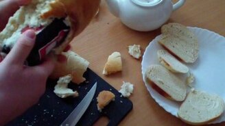 Хлеб с неожиданным сюрпризом - смотреть видео (1:48)