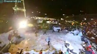 Масштабная битва снежками - смотреть видео (2:11)