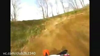 Падение с мотоцикла от первого лица - смотреть видео (0:21)