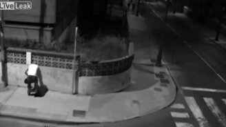 Гениально убежал от погони - смотреть видео (0:38)