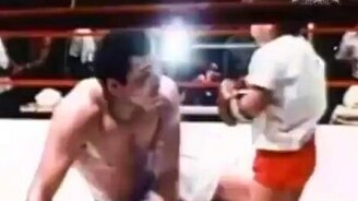 Сильный малец на ринге - смотреть видео (1:01)