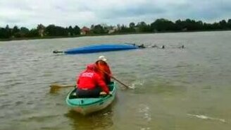 Горе-спасатели на лодке - смотреть видео (1:39)