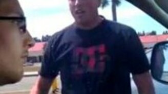 Как надо реагировать на психов на дороге - смотреть видео (2:52)