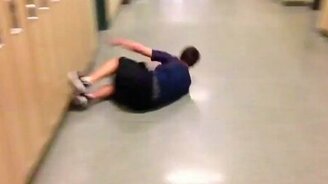 Странный пловец - смотреть видео (0:11)