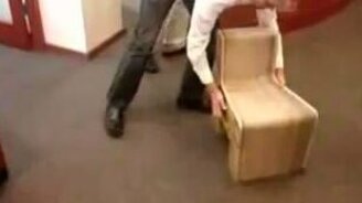 Невероятный раскладной стул - смотреть видео (1:36)