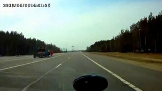 Истребители над магистралью - смотреть видео (1:40)