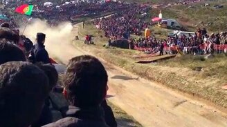 Незабываемый прыжок на гонках - смотреть видео (0:08)