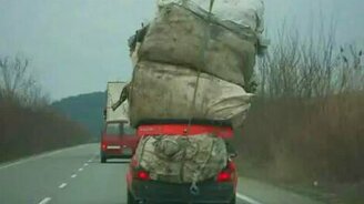 Загрузил машину по самое не балуй - смотреть видео (0:34)