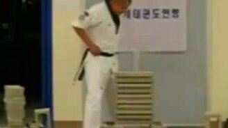 Слепой каратист - смотреть видео (0:44)