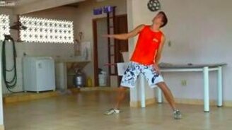 Искусное владение футбольным мячом - смотреть видео (1:18)