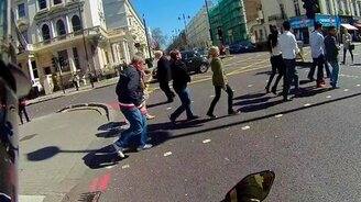 Неравнодушный мотоциклист - смотреть видео (1:56)