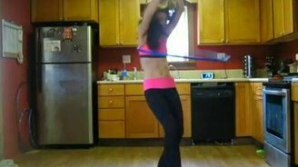 Девушка с обручем - смотреть видео (3:18)