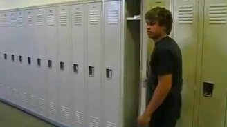 Меткий бросок вслепую - смотреть видео (0:12)