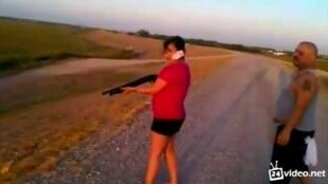 Вот так стрельнула - смотреть видео (0:07)