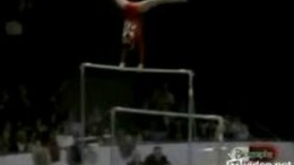 Чёткий конец выступления гимнастки - смотреть видео (0:40)