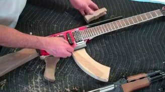 Гитара-автомат Калашникова - смотреть видео (7:16)