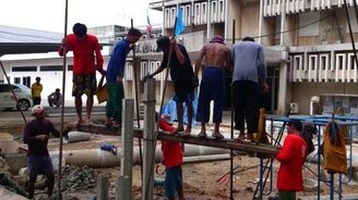 Забивание свай по-тайски - смотреть видео (0:30)