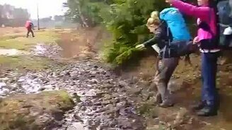 Почему не стоит прыгать с рюкзаком - смотреть видео (0:40)