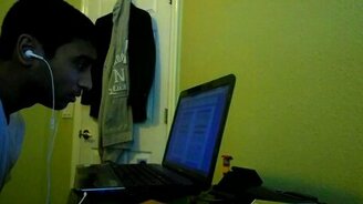 Забыл вынуть наушники - смотреть видео (0:12)