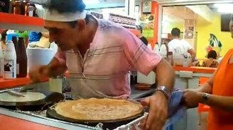 Безумный уличный повар - смотреть видео (0:50)