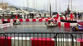 Мощный затор на картинге - смотреть видео (0:16)