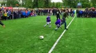 Мастер-класс по футболу - смотреть видео (1:51)