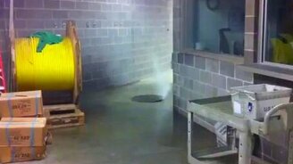 Танцующий люк - смотреть видео (0:24)