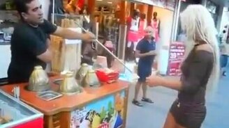 Турок и блондинка - смотреть видео (1:04)