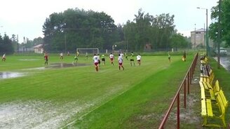 Футболисты радуются по-детски - смотреть видео (0:34)