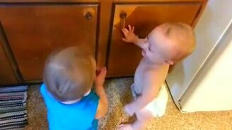 Позитивные близнецы - смотреть видео (2:19)